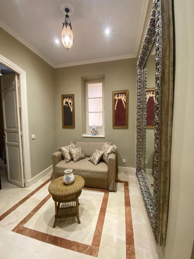 Chic E Classic Apartment อาลิกันเต ภายนอก รูปภาพ
